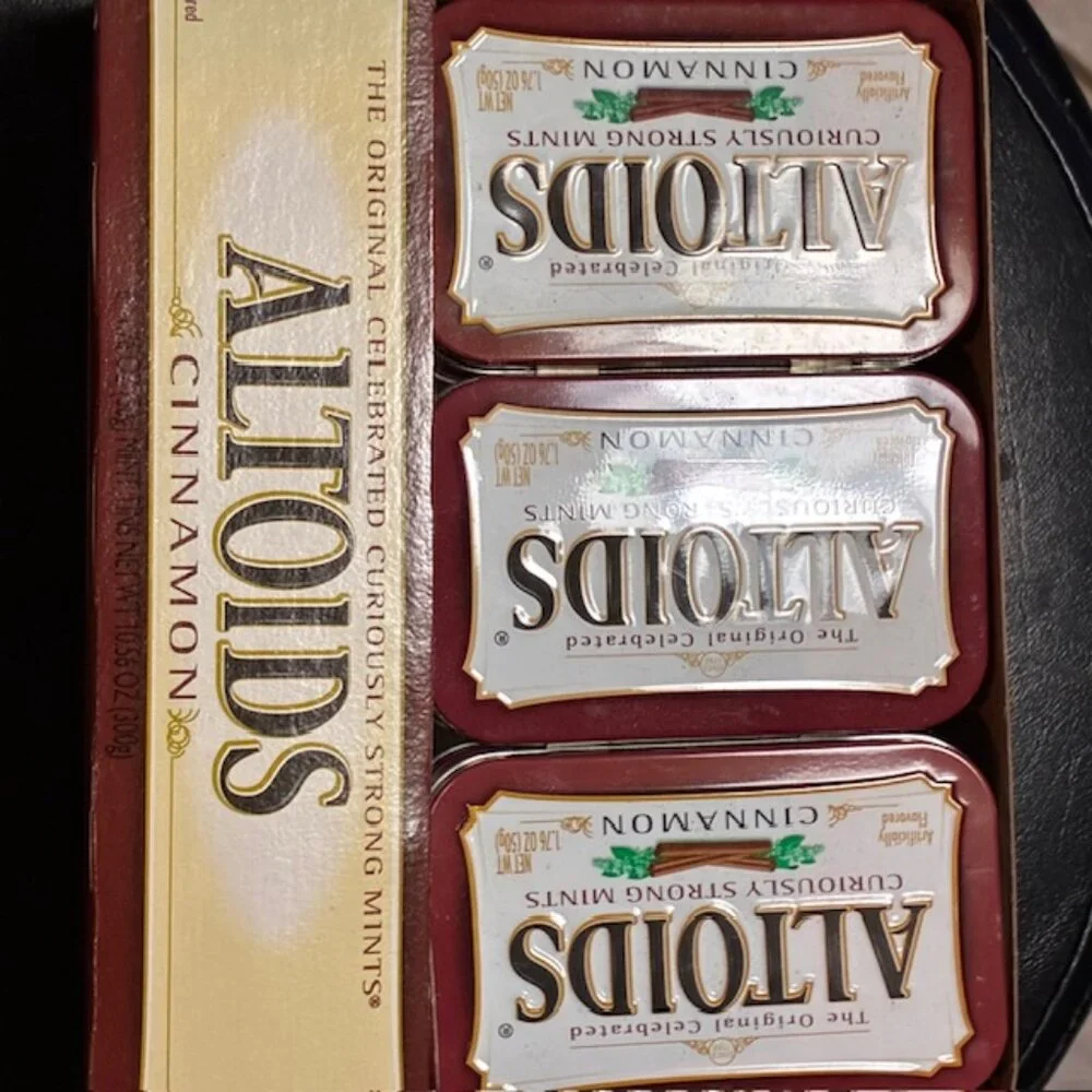 24 Empty Altoids tins in Display Box - Picture 2 of 2